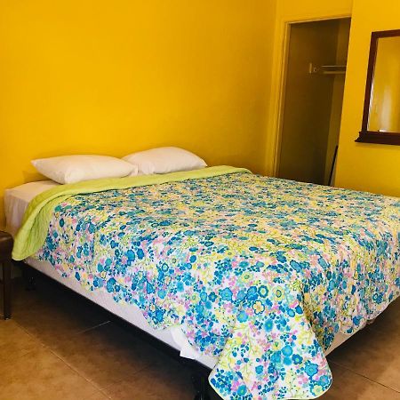 Commodore Motel Оакланд Экстерьер фото